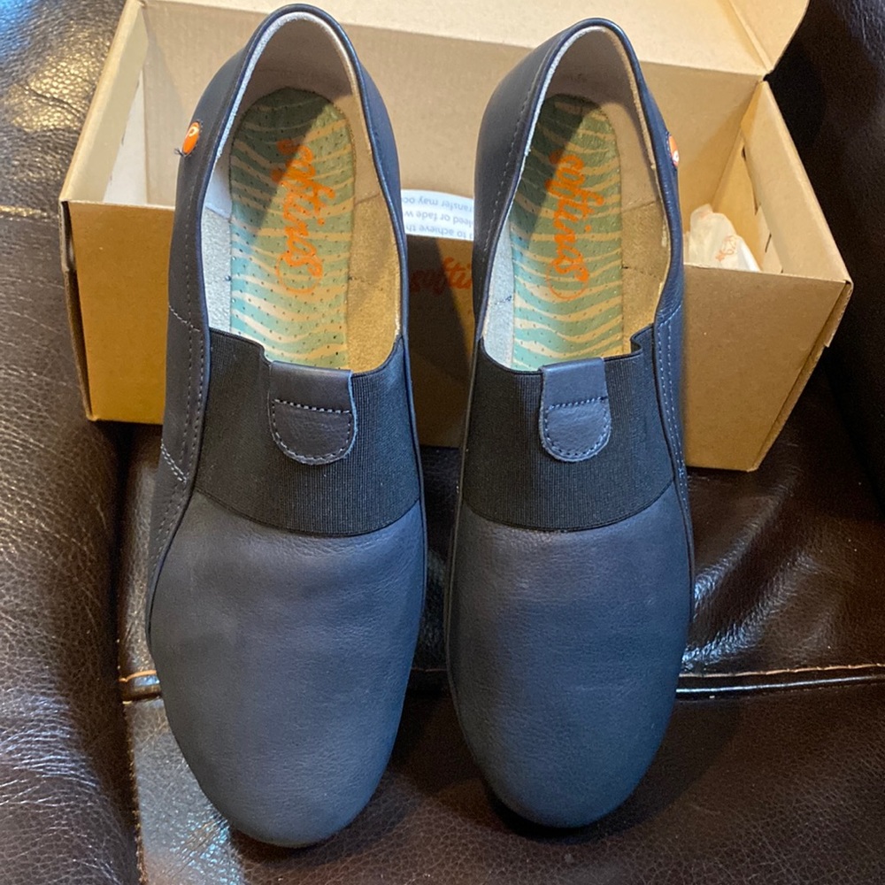 Navy color comfortable shoes